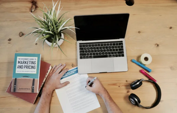 Freelancer nebo agentura