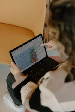 Freelancer nebo agentura