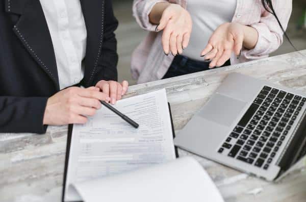 jak_vybrat_marketingového_specialistu_denisvyslouzil_blog